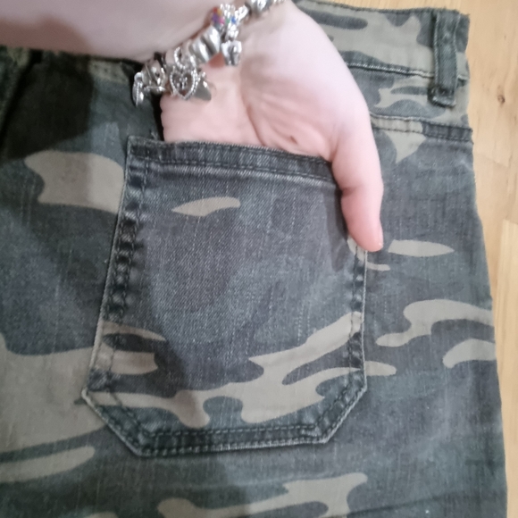 Jay Jays camo denim shorts - Picture 8 of 9